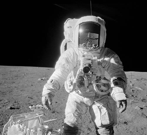 Нелепости фотографий лунных экспедиций НАСА